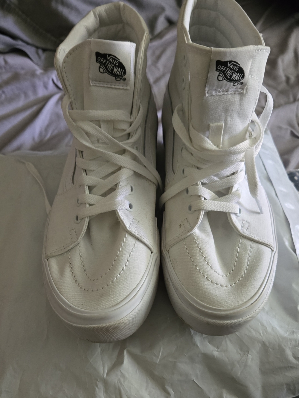 Vans High-Top Skate Shoes in UWhite